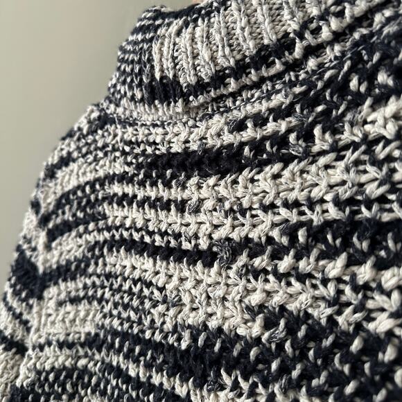 Free People Chunky Knit Button Detail Sweater - S - Picture 8 of 8